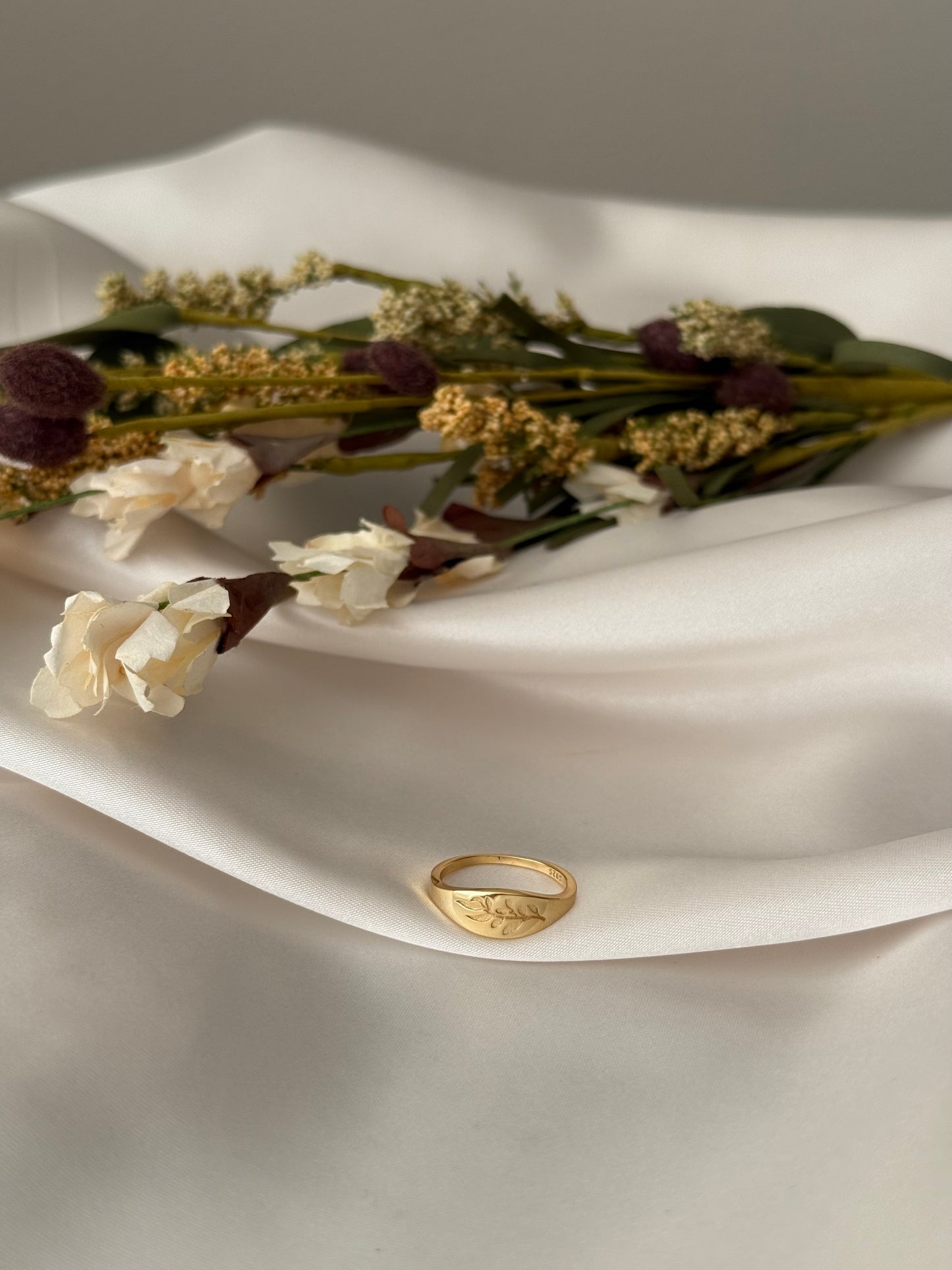 Leaf Pattern Chapter Ring